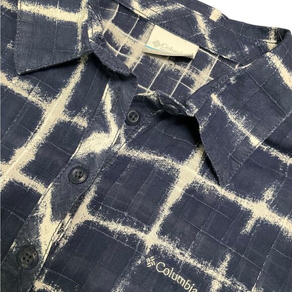 Columbia Women’s Blue and White Button Down Shirt Size Large EUC - Picture 4 of 8